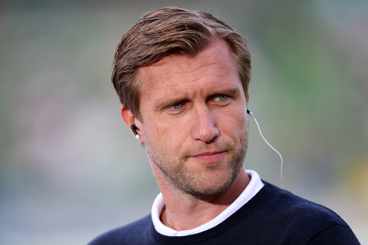 BREMEN, ALEMANHA - 28 DE AGOSTO: Markus Kroesch, Diretor Esportivo do Eintracht Frankfurt é entrevistado antes da partida da Bundesliga entre SV Werder Bremen e Eintracht Frankfurt no Ohninvest Weiserstadion em 28 de agosto de 2022 em Bremen, Alemanha. (Foto de Catherine Muller/Getty Images) (Milão)