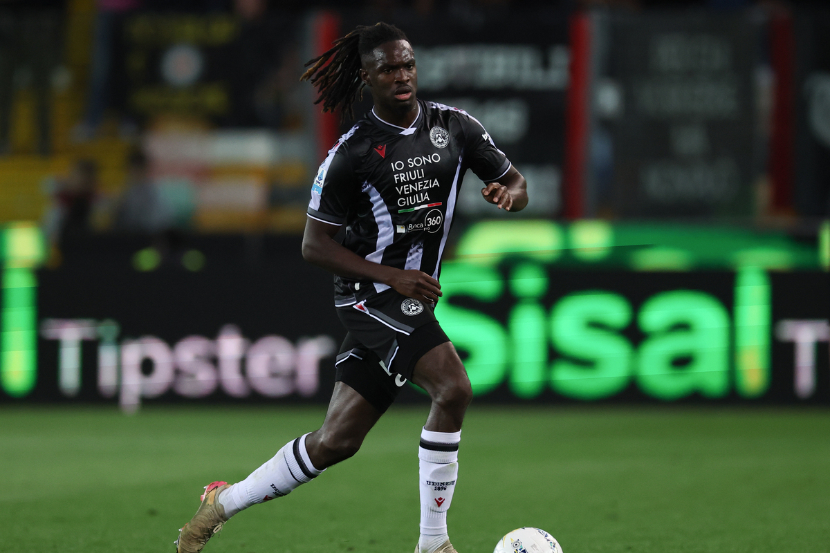 UDINE, ITÁLIA - 17 DE MAIO: Omar Solet da Udinese em ação durante a partida da Série A entre Udinese Calcio e US Cremonese no Stadio Friuli em 17 de maio de 2026 em Udine, Itália. (Foto de Timothy Rogers/Getty Images)