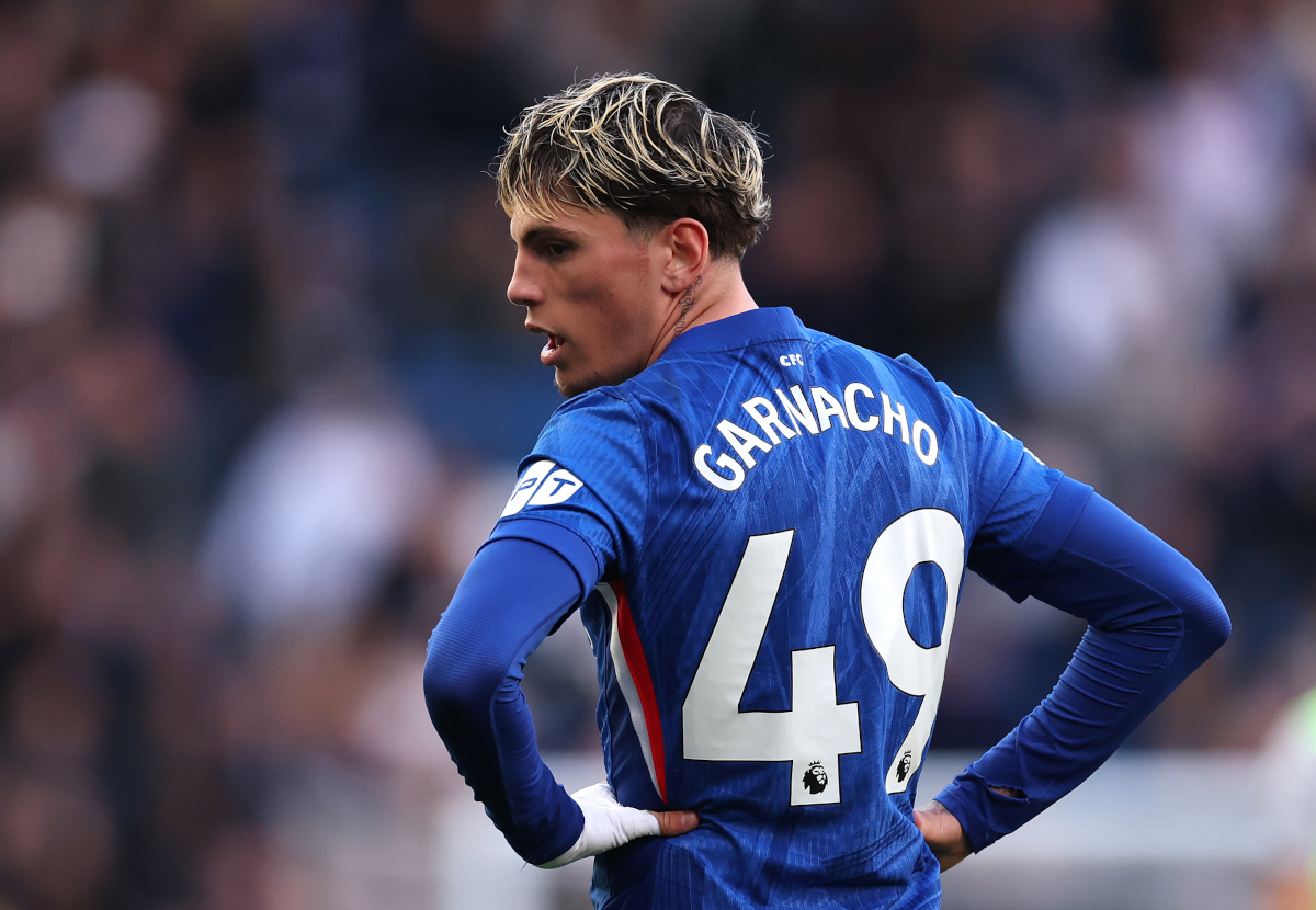 LONDRES, INGLATERRA - 12 DE ABRIL: Alejandro Garnacho do Chelsea reage durante a partida da Premier League entre Chelsea e Manchester City em Stamford Bridge em 12 de abril de 2026 em Londres, Inglaterra. (Foto de Ryan Pierse/Getty Images)