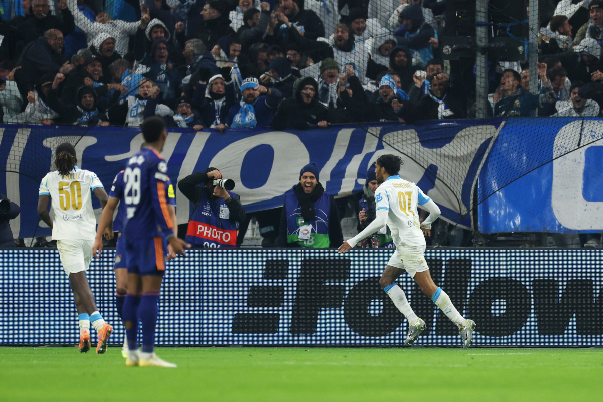 MARSELHA, FRANÇA - 25 DE NOVEMBRO: Pierre-Emerick Aubameyang do Olympique de Marseille comemora o segundo gol de sua equipe durante a partida MD5 da UEFA Champions League 2025/26 Ligue Phase entre Olympique de Marseille e Newcastle United no Sta205, FC 205 em novembro em Marselha, França. (Foto de Alexander Hasenstein/Getty Images)