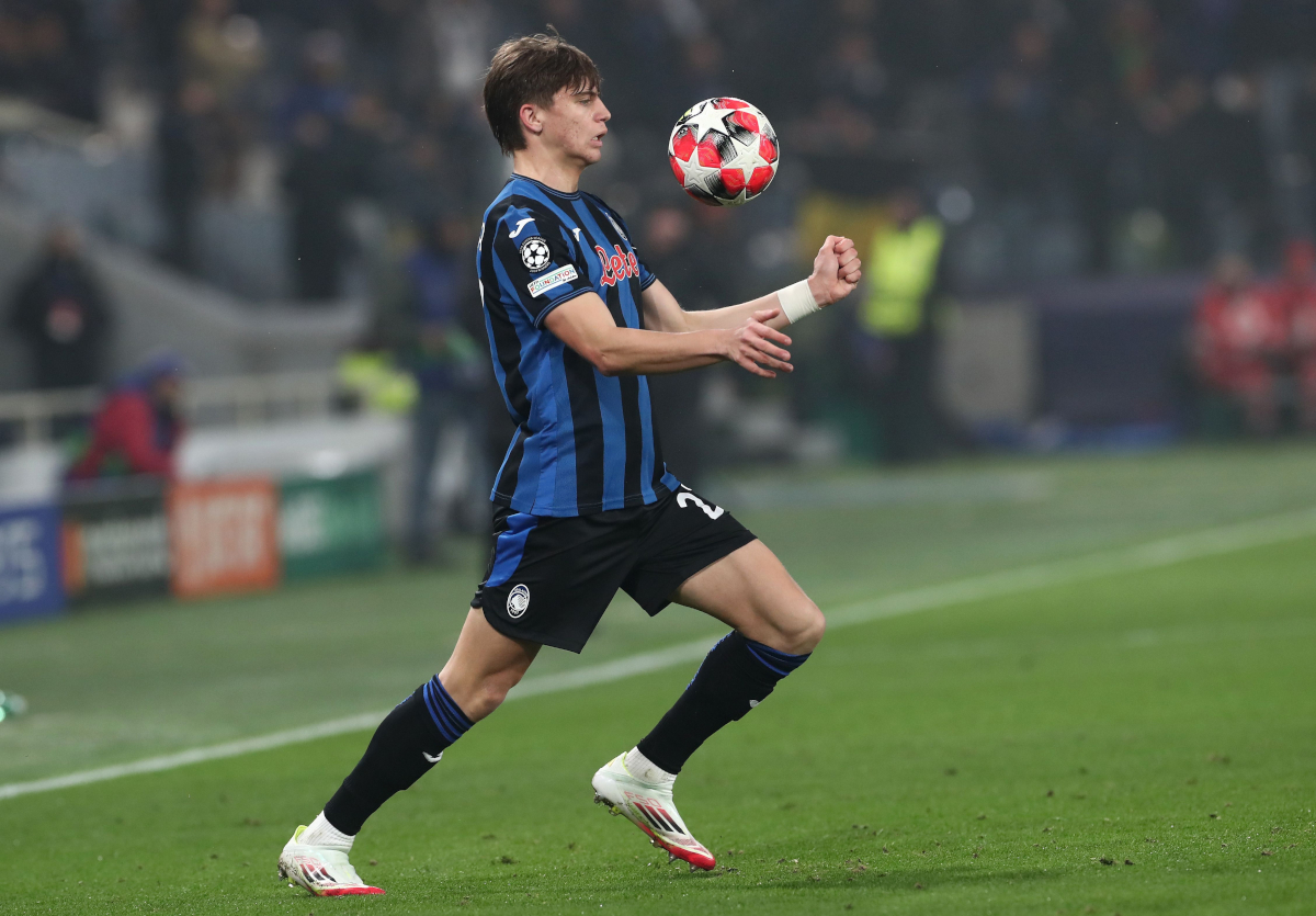 BERGAMO, ITÁLIA - 21 DE JANEIRO: Marco Palestra do Atalanta BC controla a bola durante a partida MD7 da Liga dos Campeões da UEFA 2024/25 entre Atalanta BC e SK Storm Graz no Stadio di Bergamo em 21 de janeiro de 2025 em Bergamo, Itália. (Foto de Marco Luzani/Getty Images)