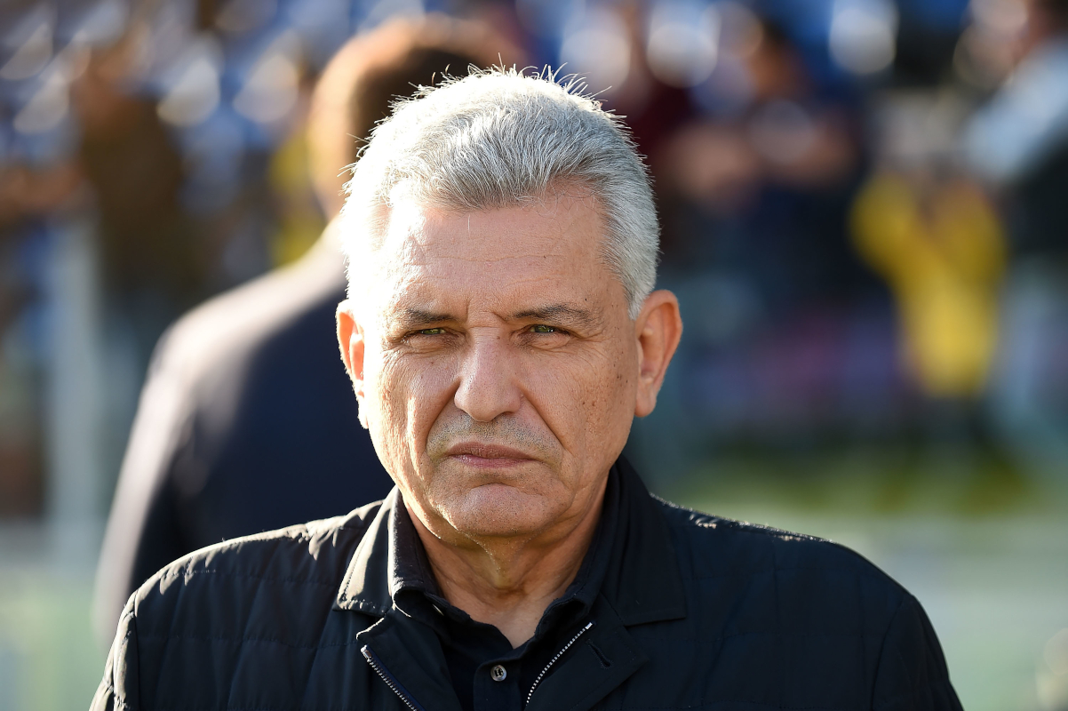 FROSINONE, ITÁLIA - 04 DE NOVEMBRO: O presidente do Frosinone Calcio Maurizio Stirpe observa antes da partida da Série B entre Frosinone Calcio e Parma Calcio em 4 de novembro de 2017 em Frosinone, 2017. (Foto de Francesco Pecoraro / Getty Images)