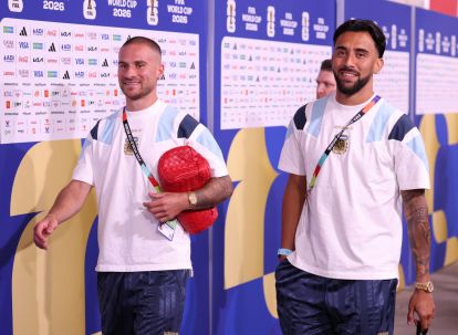 KANSAS CITY, MISSOURI - JULY 11: Alexis Mac Allister #20 and Nico Gonzalez #15 of Argentina arrive at the stadium before the FIFA World Cup 2026 Quarter Final match between Argentina and Switzerland at Kansas City Stadium on July 11, 2026 in Kansas City, Missouri. (Photo by Kevin C. Cox/Getty Images)