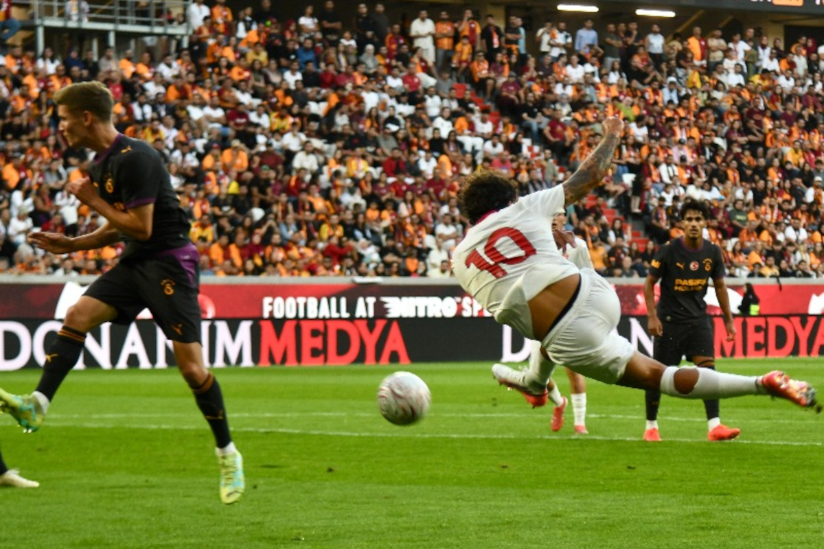 Patrick Cutrone em ação pelo Monza durante o amistoso de pré-temporada contra o Galatasaray (acmonza.com)