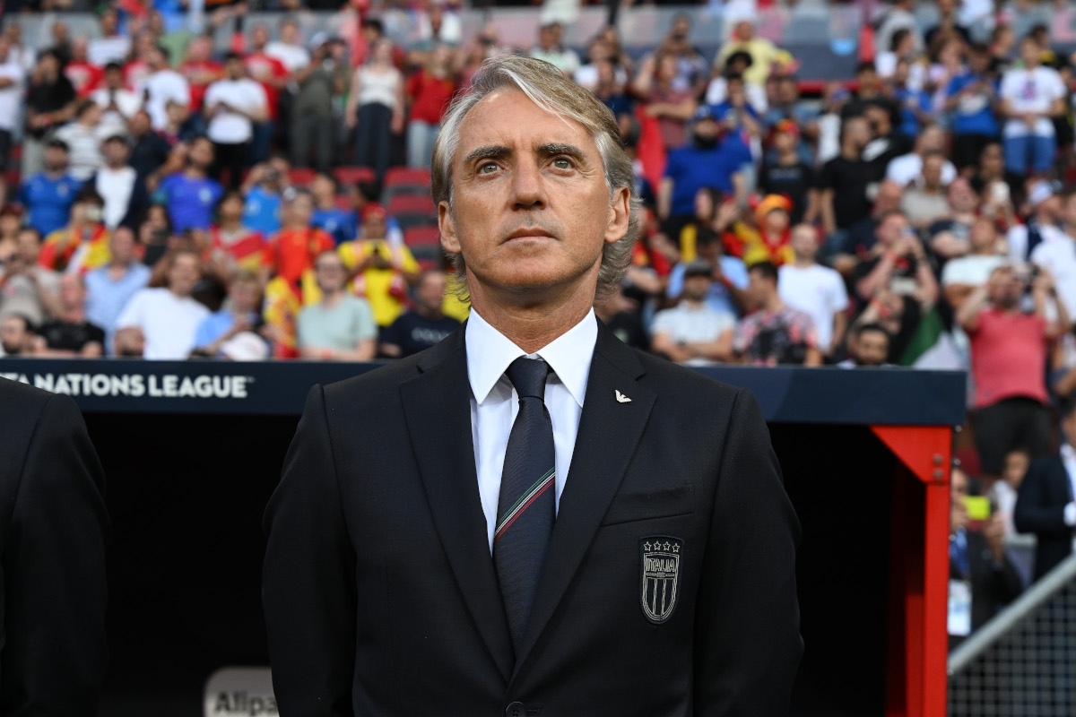 ENSCHEDE, HOLANDA - 15 DE JUNHO: O técnico da Itália, Roberto Mancini, comparece antes da partida semifinal da Liga das Nações 2022/23 da UEFA entre Espanha e Itália, no Estádio FC Twente, em 15 de junho de 2023, em Enschede, Holanda. (Foto de Cláudio Villa/Getty Images)