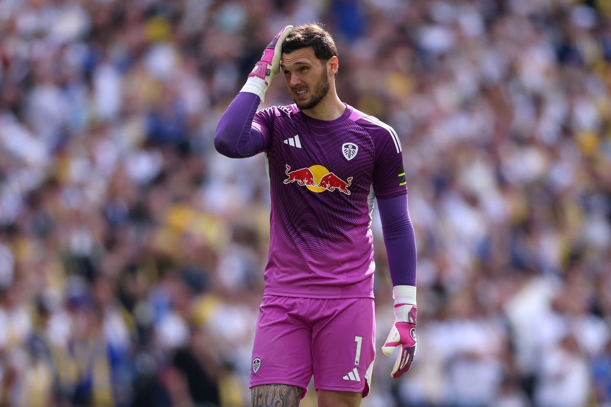 LONDRES, INGLATERRA - 26 DE ABRIL: Lucas Perry do Leeds United reage durante a partida da semifinal da Emirates FA Cup entre Chelsea e Leeds United em 26 de abril de 2026 em Londres, Inglaterra. (Foto de Justin Setterfield/Getty Images)