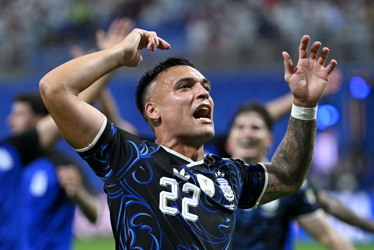 ATLANTA, GEÓRGIA - 15 DE JULHO: Lautaro Martinez nº 22 da Argentina comemora após uma vitória por 2 a 1 durante a partida semifinal da Copa do Mundo FIFA 2026 entre Inglaterra e Argentina no Atlanta Stadium em 15 de julho de 2026 em Atlanta, Geórgia. (Foto de Sean Botterill/Getty Images)