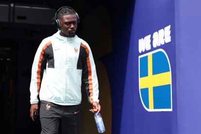 EAST RUTHERFORD, NEW JERSEY - JUNE 30: Manu Kone #6 of France inspects the pitch before the FIFA World Cup 2026 Round Of 32 match between France and Sweden at New York New Jersey Stadium on June 30, 2026 in East Rutherford, New Jersey. (Photo by Mattia Ozbot/Getty Images)