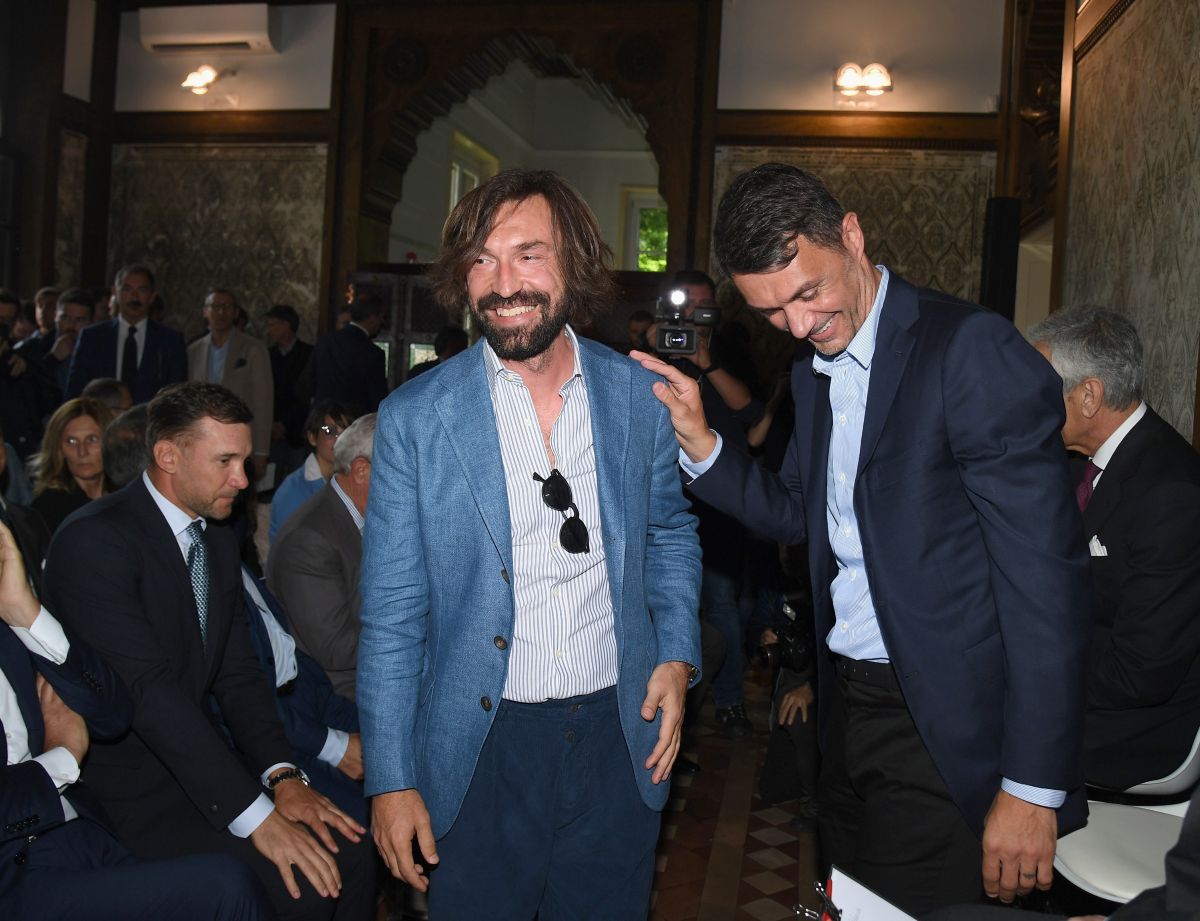 MILÃO, ITÁLIA - 21 DE MAIO: Andrea Pirlo e Paolo Maldini participam da coletiva de imprensa oficial do Special Team Legends em 21 de maio de 2019 em Milão, Itália. (Foto de Cláudio Villa/Getty Images)
