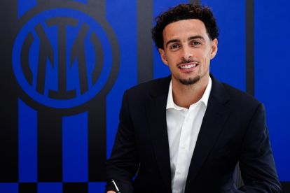 Curtis Jones puts pen to paper on his Inter contract to June 2031 (@inter)
