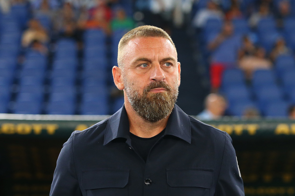 ROME, ITALY - AUGUST 30: Daniele De Rossi, Head Coach of Genoa, looks on before the Serie A match between SS Lazio and Genoa CFC at Stadio Olimpico on August 30, 2026 in Rome, Italy. (Photo by Paolo Bruno/Getty Images)