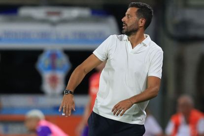 FLORENCE, ITALY - AUGUST 14: Head coach Fabio Grosso manager of ACF Fiorentina reacts during of the Coppa Italia match between of ACF Fiorentina and Benevento Calcio at Artemio Franchi on August 14, 2026 in Florence, Italy. (Photo by Gabriele Maltinti/Getty Images)