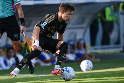 FROSINONE, ITALY - AUGUST 23: Francisco Conceicao of FC Juventus plays the ball during the Serie A match between FC Internazionale and AC Monza at Stadio Giuseppe Meazza on August 23, 2026 in Milan, Italy. (Photo by Giuseppe Bellini/Getty Images)