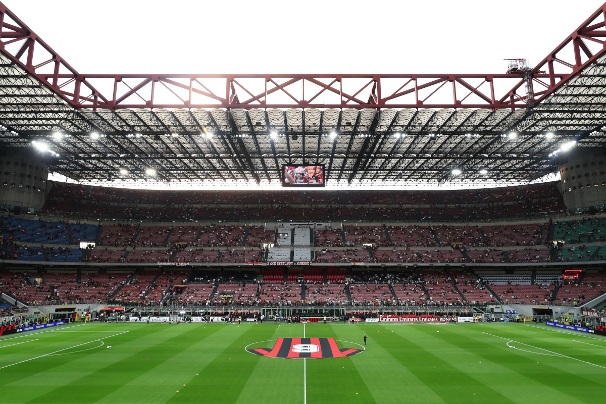 MILÃO, ITÁLIA - 28 DE AGOSTO: Uma visão geral dentro do estádio em homenagem a Franco Baresi antes da partida da Série A entre AC Milan e Venezia FC no Stadio Giuseppe Mezza em 28 de agosto de 2026 em Milão, Itália. (Foto de Marco Luzani/Getty Images)