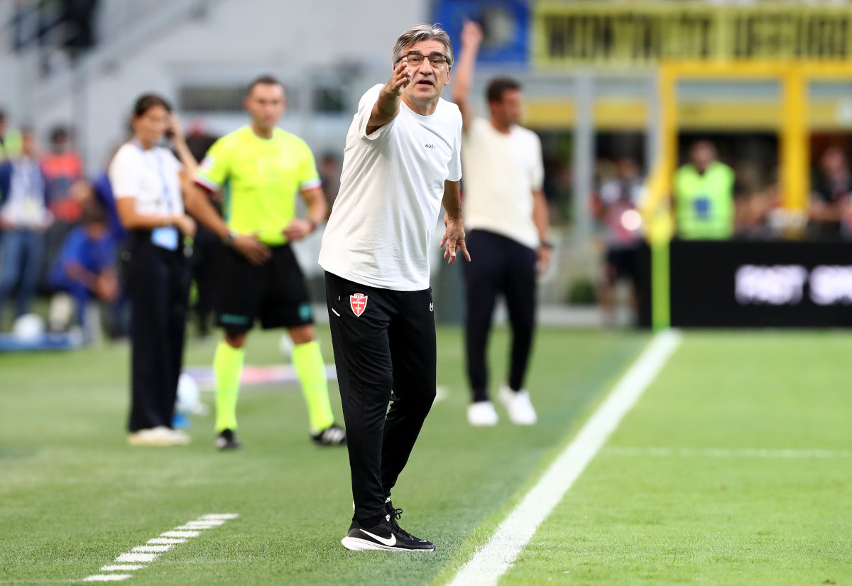 MILAN, ITALY - AUGUST 22: Ivan Juric, Head Coach of Monza, reacts during the Serie A match between FC Internazionale and AC Monza at Stadio Giuseppe Meazza on August 22, 2026 in Milan, Italy. (Photo by Marco Luzzani/Getty Images)