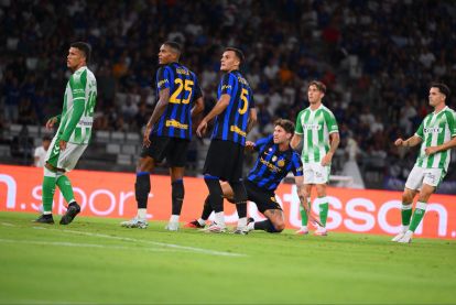 John Stones scores his first Inter goal in a 1-0 friendly victory over Real Betis (@inter)
