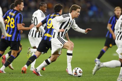 PERTH, AUSTRALIA - AUGUST 08: Kenan Yildiz of Juventus makes a run during the match between Juventus and FC Internazionale at Optus Stadium on August 08, 2026 in Perth, Australia. (Photo by James Worsfold/Getty Images)