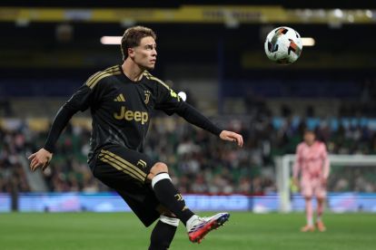 PERTH, AUSTRALIA - AUGUST 11: Kenan Yildiz of Juventus controls the ball during the match between Juventus and Palermo at HBF Park on August 11, 2026 in Perth, Australia. (Photo by Janelle St Pierre/Getty Images)