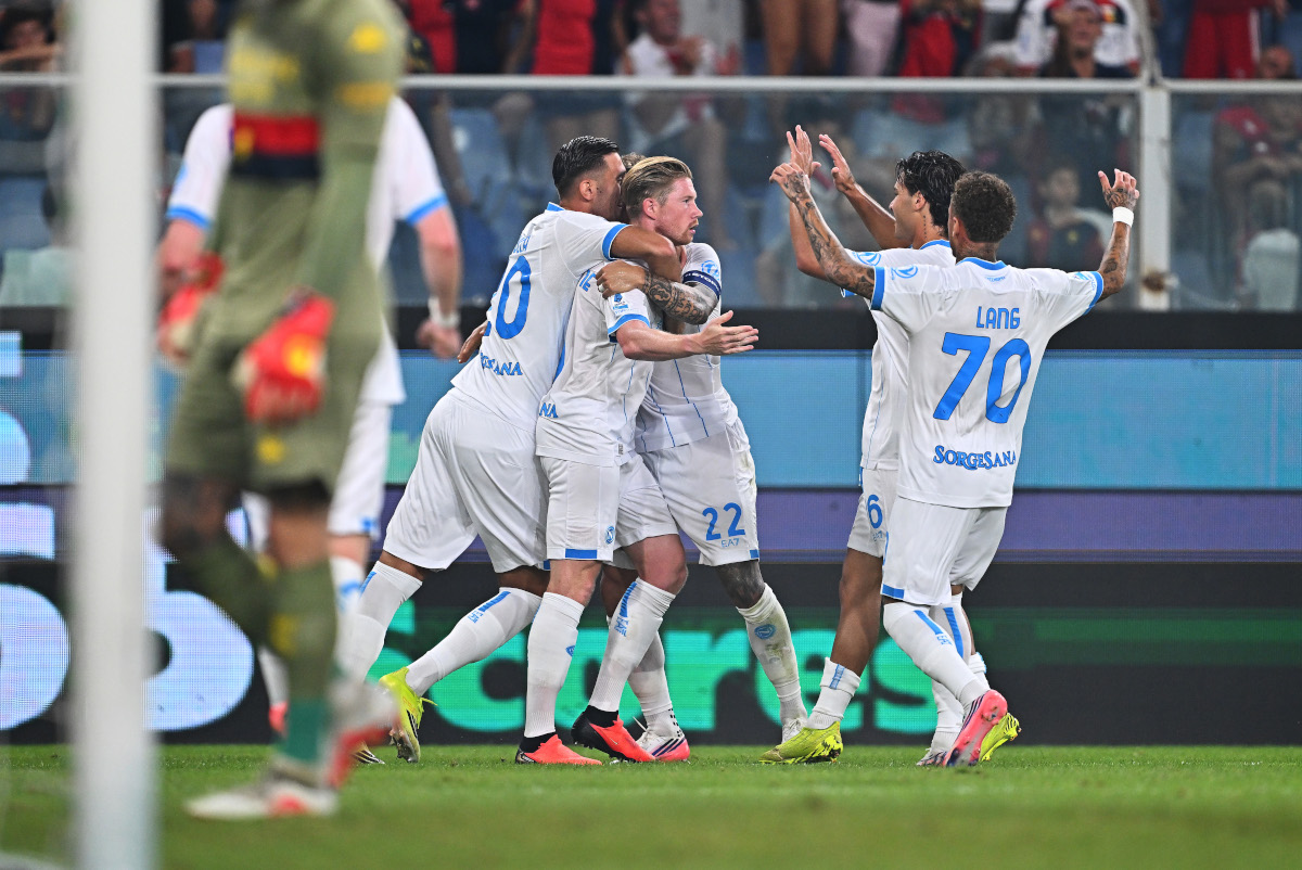 GENOA, ITALY - AUGUST 22: Kevin De Bruyne of Napoli celebrates scoring his team’s first goal with teammates during the Serie A match between Genoa CFC and SSC Napoli at Stadio Luigi Ferraris on August 22, 2026 in Genoa, Italy. (Photo by Simone Arveda/Getty Images)