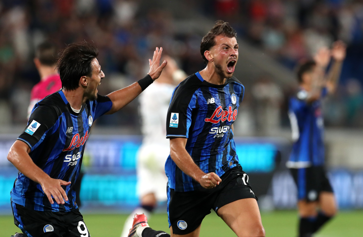 BERGAMO, ITALY - AUGUST 31: Lazar Samardzic of Atalanta celebrates scoring his team’s first goal with teammate Nikola Krstovic during the Serie A match between Atalanta BC and Bologna FC at Stadio Atleti Azzurri d'Italia on August 31, 2026 in Bergamo, Italy. (Photo by Marco Luzzani/Getty Images)
