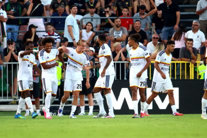VENICE, ITALY - AUGUST 23: Olaf Gorter of US Lecce celebrates after scoring his team's opening goal during the Serie A match between Venezia FC and US Lecce at Stadio Pier Luigi Penzo on August 23, 2026 in Venice, Italy. (Photo by Maurizio Lagana/Getty Images)