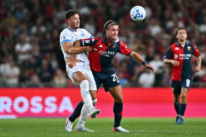 GENOA, ITALY - AUGUST 22: Lorenzo Colombo of Genoa is challenged by Amir Rrahmani of Napoli during the Serie A match between Genoa CFC and SSC Napoli at Stadio Luigi Ferraris on August 22, 2026 in Genoa, Italy. (Photo by Simone Arveda/Getty Images)