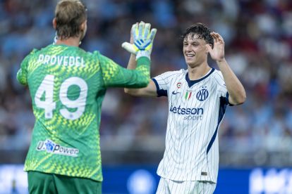 HONG KONG, CHINA - AUGUST 1: Matteo Lavelli of Inter Milan (R) celebrates after scoring his penalty kick goal with goalkeeper Ivan Provedel of Inter Milan (L) during a penalty shoot-out after the Manchester City v Inter Milan - Pre-Season Friendly at Kai Tak Stadium on August 1, 2026 in Hong Kong, China. (Photo by Yu Chun Christopher Wong/Eurasia Sport Images/Getty Images)