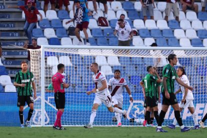 REGGIO NELL'EMILIA, ITALY - AUGUST 29: Pietro Comuzzo of Torino celebrates scoring his team’s first goal during the Serie A match between US Sassuolo and Torino FC at Mapei Stadium - Citta' del Tricolore on August 29, 2026 in Reggio nell'Emilia, Italy. (Photo by Emmanuele Ciancaglini/Getty Images)