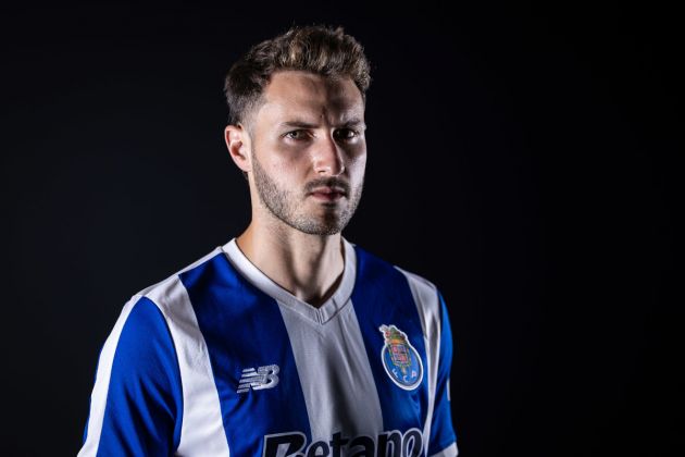Santiago Gimenez joins Porto on loan from Milan with option to buy at the end of the season (fcporto.pt)