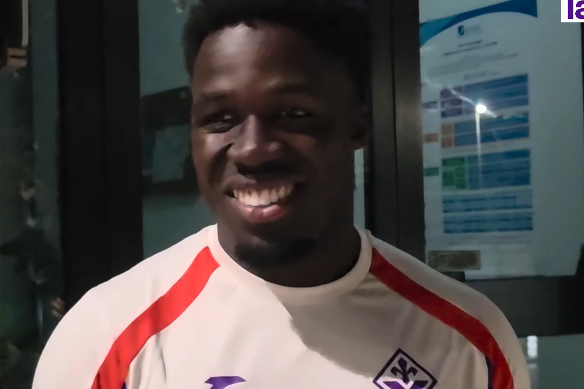 Wilfried Gnonto arrives for his Fiorentina medical, on loan with option to buy from Leeds United (laviola.it)