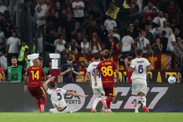 ROME, ITALY - AUGUST 24: Donyell Malen of AS Roma scores his team’s second goal during the Serie A match between AS Roma and ACF Fiorentina at Stadio Olimpico on August 24, 2026 in Rome, Italy. (Photo by Paolo Bruno/Getty Images)