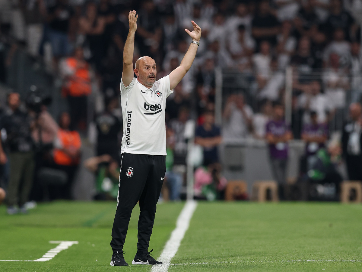 ISTANBUL, TURKEY - JULY 23: Head coach Vincenzo Italiano of Besiktas reacts during the UEFA Europa League 2026/27 second qualifying round first leg match between Besiktas JK and Midtjylland at Besiktas Park on July 23, 2026 in Istanbul, Turkey. (Photo by Ahmad Mora/Getty Images)