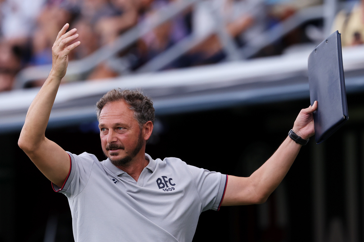 BOLOGNA, ITALY - AUGUST 24: Andrea Tarozzi, Assistant Coach of Bologna FC 1909 reacts during the Serie A match between Bologna FC and SS Lazio at Stadio Renato Dall'Ara on August 24, 2026 in Bologna, Italy. (Photo by Emmanuele Ciancaglini/Getty Images)