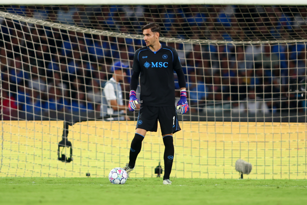 NÁPOLES, ITÁLIA - 09 DE SETEMBRO: Alex Meret do SSC Napoli durante a partida MD1 da UEFA Champions League 2026/27 League Stage entre SSC Napoli e Arsenal FC no Stadio Diego Armando Maradona em 09 de setembro de 2026 em Nápoles, Itália. (Foto de Maurício Lagana/Getty Images)