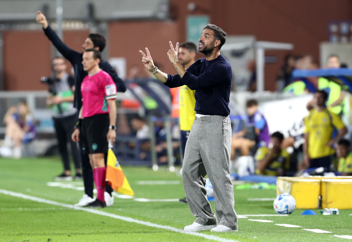 COMO, ITÁLIA - 14 DE SETEMBRO: Cesc Fabregas, gerente do Como 1907, reage durante a partida da Série A entre Como 1907 e Parma Calcio no Estádio Giuseppe Sinaglia em 14 de setembro de 2026 em Como, Itália. (Foto de Marco Luzzani/Getty Images)