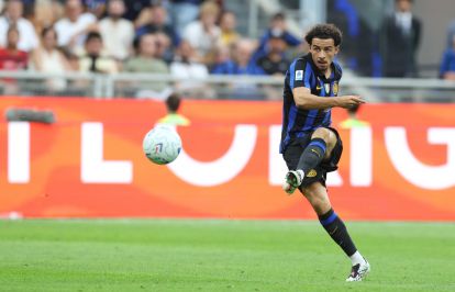 MILAN, ITALY - SEPTEMBER 05: Curtis Jones of Internazionale has a shot during the Serie A match between FC Internazionale and SSC Napoli at Stadio Giuseppe Meazza on September 05, 2026 in Milan, Italy. (Photo by Claudio Villa/Getty Images)