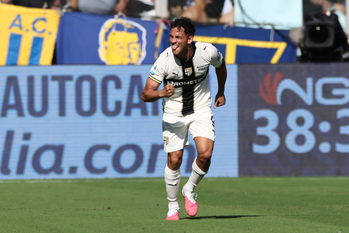 PARMA, ITALY - SEPTEMBER 20: José David Romero of Parma Calcio 1913 celebrates after scoring his team's first goal during the Serie A match between Parma Calcio and Genoa CFC at Stadio Ennio Tardini on September 20, 2026 in Parma, Italy. (Photo by Luca Amedeo Bizzarri/Getty Images)