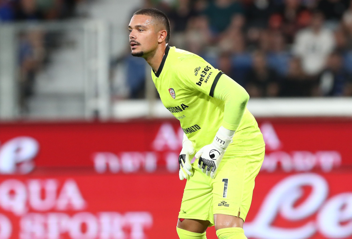 BERGAMO, ITALY - SEPTEMBER 12: Elia Caprile of Cagliari Calcio looks on during the Serie A match between Atalanta BC and Cagliari Calcio at Stadio Atleti Azzurri d'Italia on September 12, 2026 in Bergamo, Italy. (Photo by Marco Luzzani/Getty Images)