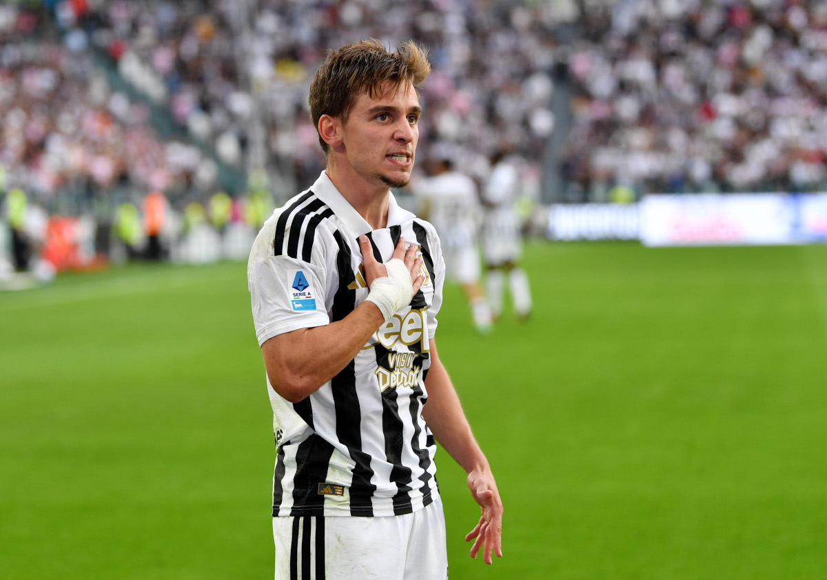 TURIM, ITÁLIA - 20 DE SETEMBRO: Francisco Conceição da Juventus comemora marcar o primeiro gol de seu time durante a partida da Série A entre Juventus e Atalanta BC no Allianz Stadium em 20 de setembro de 2026 em Torino, Itália. (Foto de Valerio Pennicino/Getty Images)