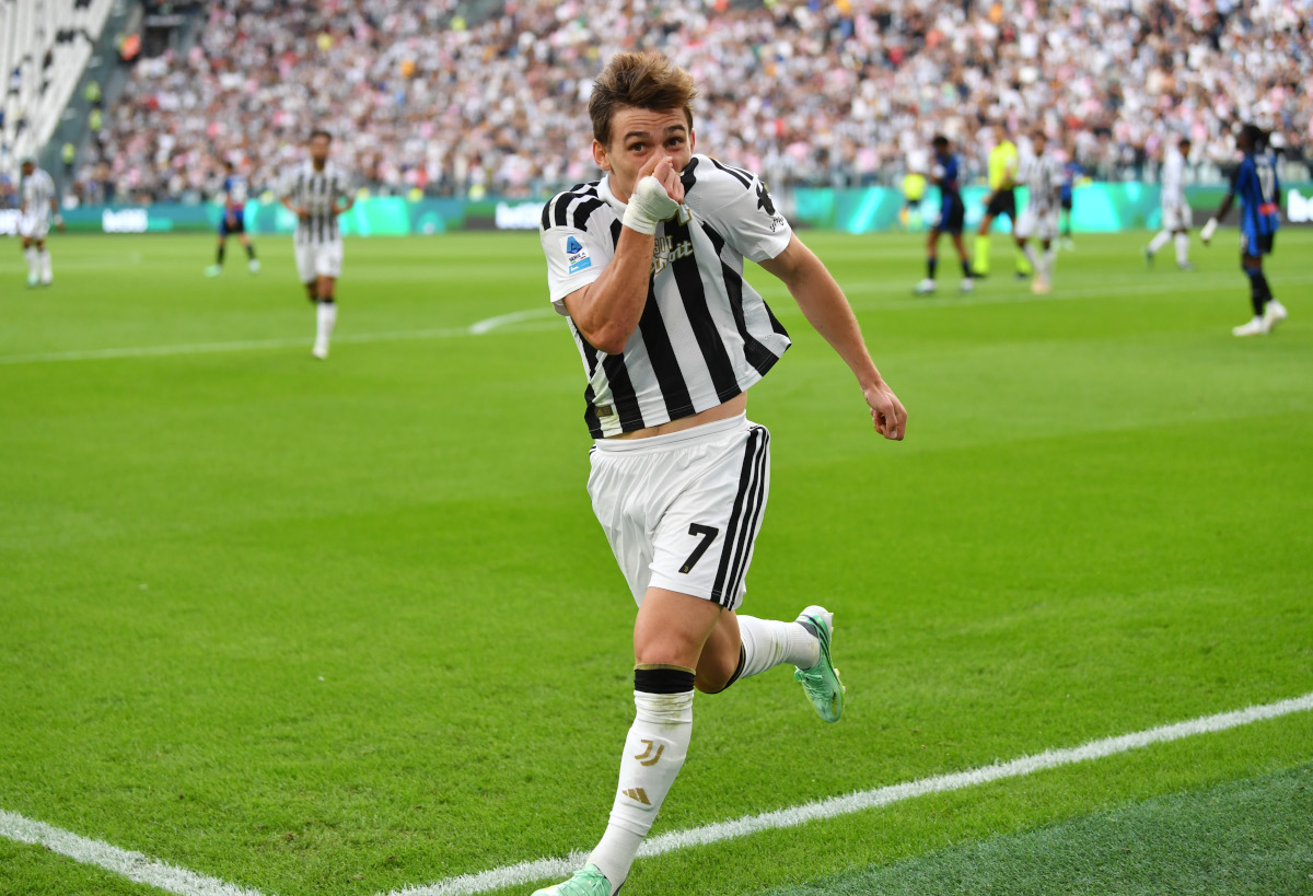 TURIM, ITÁLIA - 20 DE SETEMBRO: Francisco Conceição da Juventus comemora marcar o primeiro gol de seu time durante a partida da Série A entre Juventus e Atalanta BC no Allianz Stadium em 20 de setembro de 2026 em Torino, Itália. (Foto de Valerio Pennicino/Getty Images)