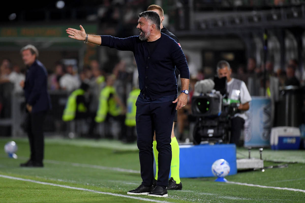VENEZA, ITÁLIA - 19 DE SETEMBRO: Gennaro Cattuso, técnico da SS Lazio, durante a partida da Série A entre Venezia FC e SS Lazio no Stadio Pier Luigi Benzo em 19 de setembro de 2026 em Veneza, Itália. (Foto de Marco Rossi - SS Lazio/Getty Images)
