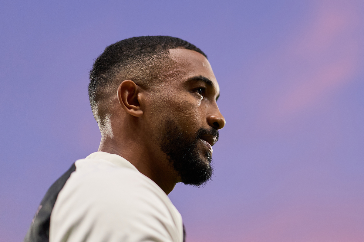 REGGIO NELL'EMILIA, ITALY - SEPTEMBER 13: Gleison Bremer of Juventus looks on prior to the Serie A match between US Sassuolo and Juventus at Mapei Stadium - Citta' del Tricolore on September 13, 2026 in Reggio nell'Emilia, Italy. (Photo by Emmanuele Ciancaglini/Getty Images)