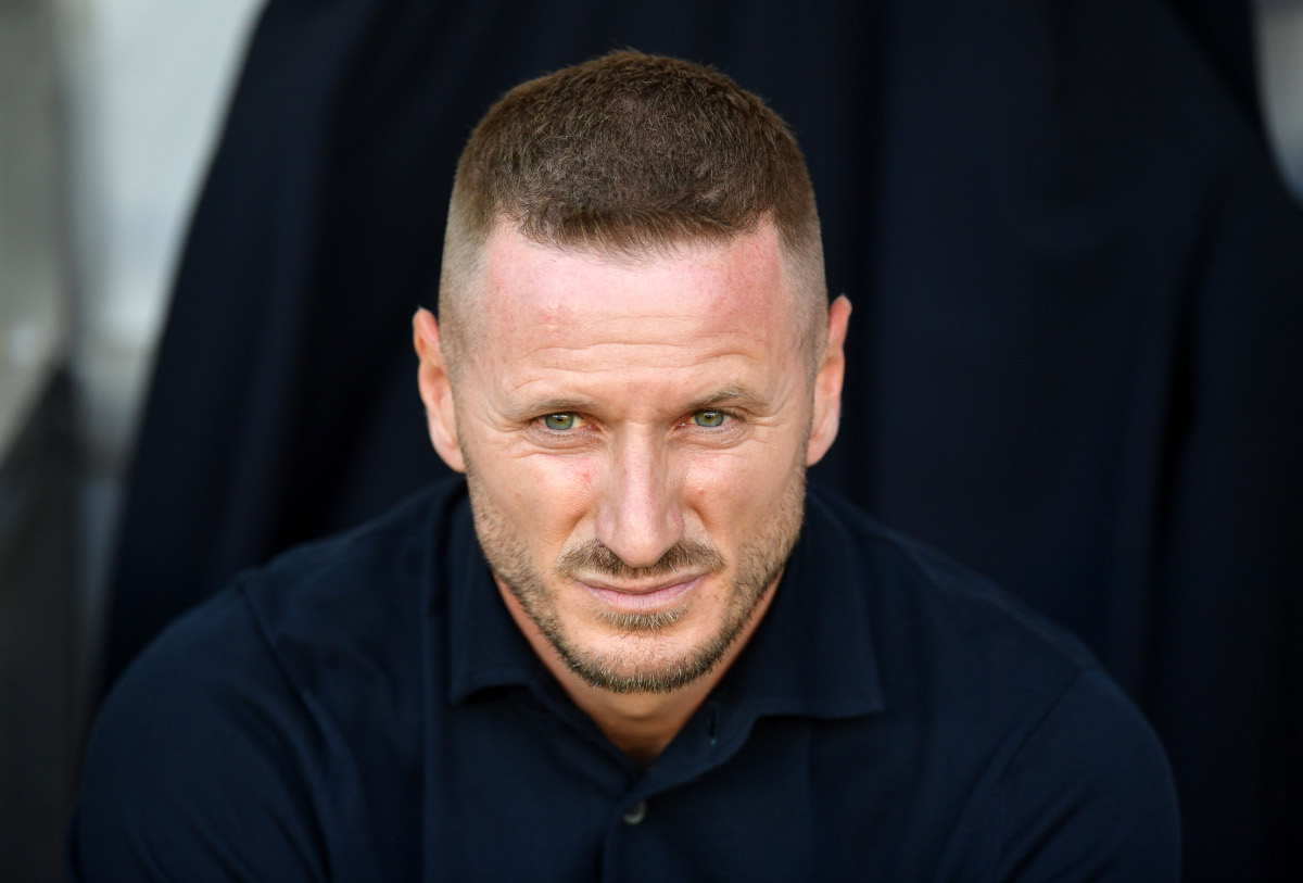 TURIM, ITÁLIA - 14 DE SETEMBRO: O técnico Ignacio Abate do Torino FC observa durante a partida da Série A entre Torino FC e AS Roma no Stadio Olimpico Grande Torino em 14 de setembro de 2026 em Torino, Itália. (Foto de Valerio Pennicino/Getty Images)