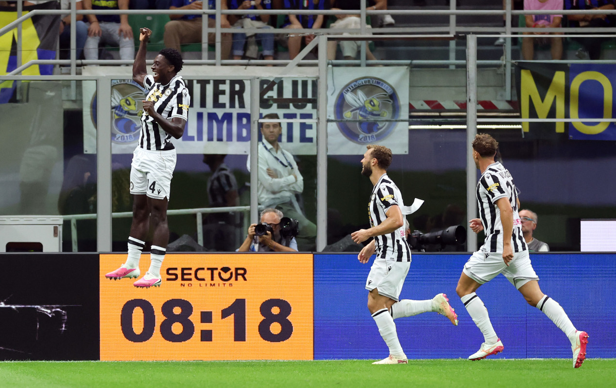 MILAN, ITALY - SEPTEMBER 14: James Abankwah of Udinese Calcio celebrates scoring his team’s first goal during the Serie A match between FC Internazionale and Udinese Calcio at Stadio Giuseppe Meazza on September 14, 2026 in Milan, Italy. (Photo by Claudio Villa/Getty Images)