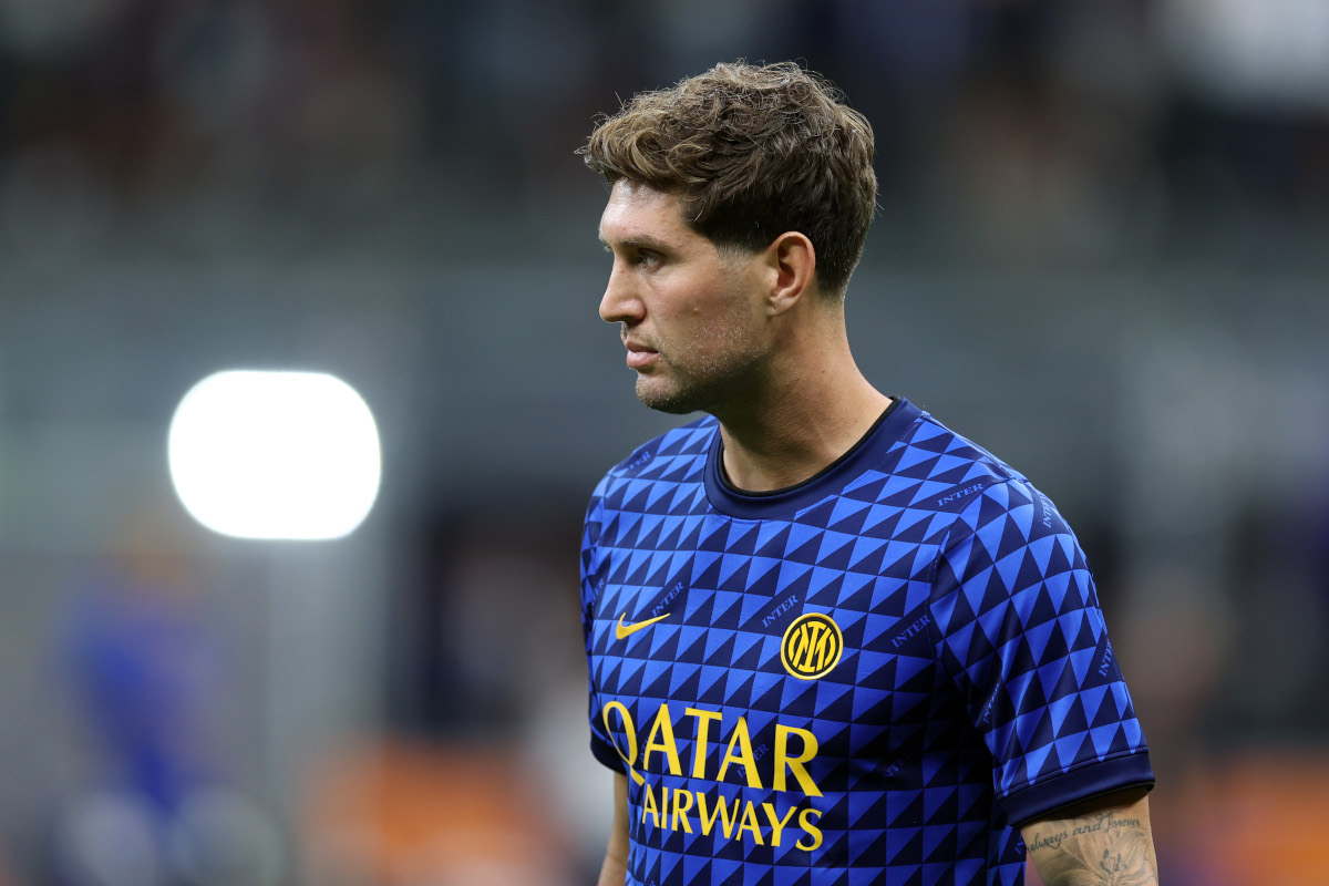MILAN, ITALY - SEPTEMBER 14: John Stones of FC Internazionale Milano warms up before the Serie A match between FC Internazionale and Udinese Calcio at Stadio Giuseppe Meazza on September 14, 2026 in Milan, Italy. (Photo by Claudio Villa/Getty Images)