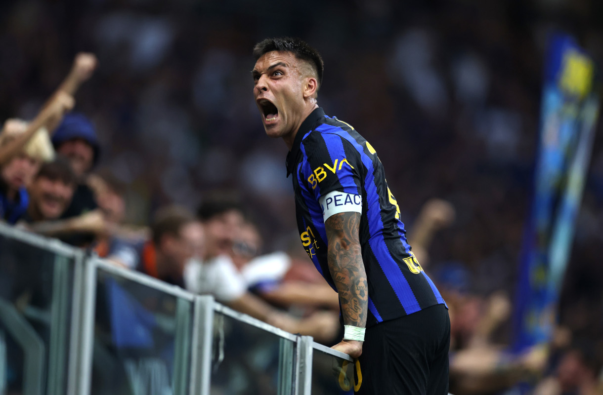 MILAN, ITALY - SEPTEMBER 05: Lautaro Martinez of Internazionale celebrates scoring his team’s third goal during the Serie A match between FC Internazionale and SSC Napoli at Stadio Giuseppe Meazza on September 05, 2026 in Milan, Italy. (Photo by Claudio Villa/Getty Images)