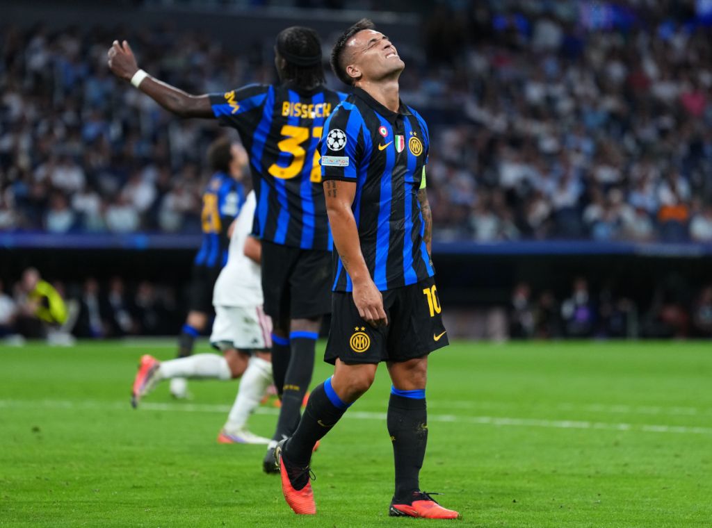 MADRID, SPAIN - SEPTEMBER 08: Lautaro Martinez of Internazionale looks dejected during the UEFA Champions League 2026/27 League Phase MD1 match between Real Madrid C.F. and FC Internazionale Milano at Estadio Santiago Bernabeu on September 08, 2026 in Madrid, Spain. (Photo by Angel Martinez/Getty Images)
