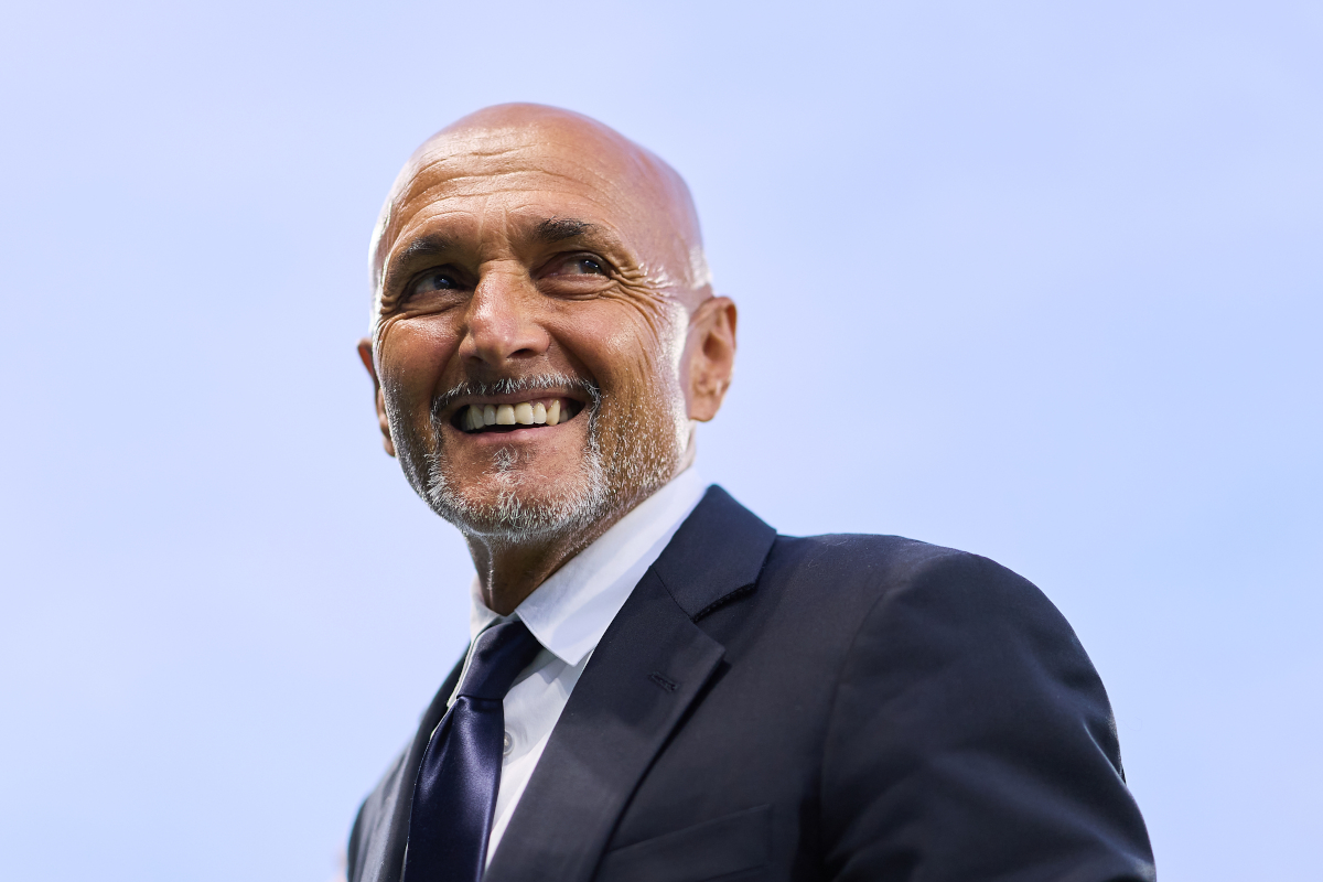 REGGIO NELL'EMILIA, ITÁLIA - 13 DE SETEMBRO: O técnico Luciano Spalletti da Juventus observa antes da partida da Série A entre US Sassuolo e Juventus no Estádio Mapei - Citta' del Tricolore em 13 de setembro de 2026 em Reggio Nell'E. (Foto de Emmanuel Ciancaglini/Getty Images)