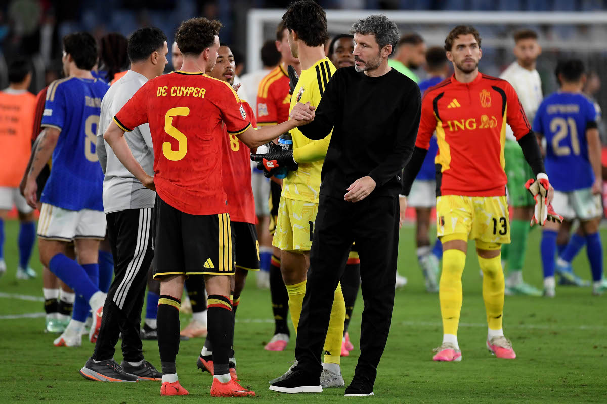 ROMA, ITÁLIA - 25 DE SETEMBRO: O técnico da Bélgica, Marc Van Pommel, comemora a vitória durante a partida da fase de grupos da Liga das Nações 2026/27 da UEFA entre Itália e Bélgica, no Stadio Olimpico, em 25 de setembro de 2026, em Roma, Itália. (Foto de Marco Rossi/Getty Images)