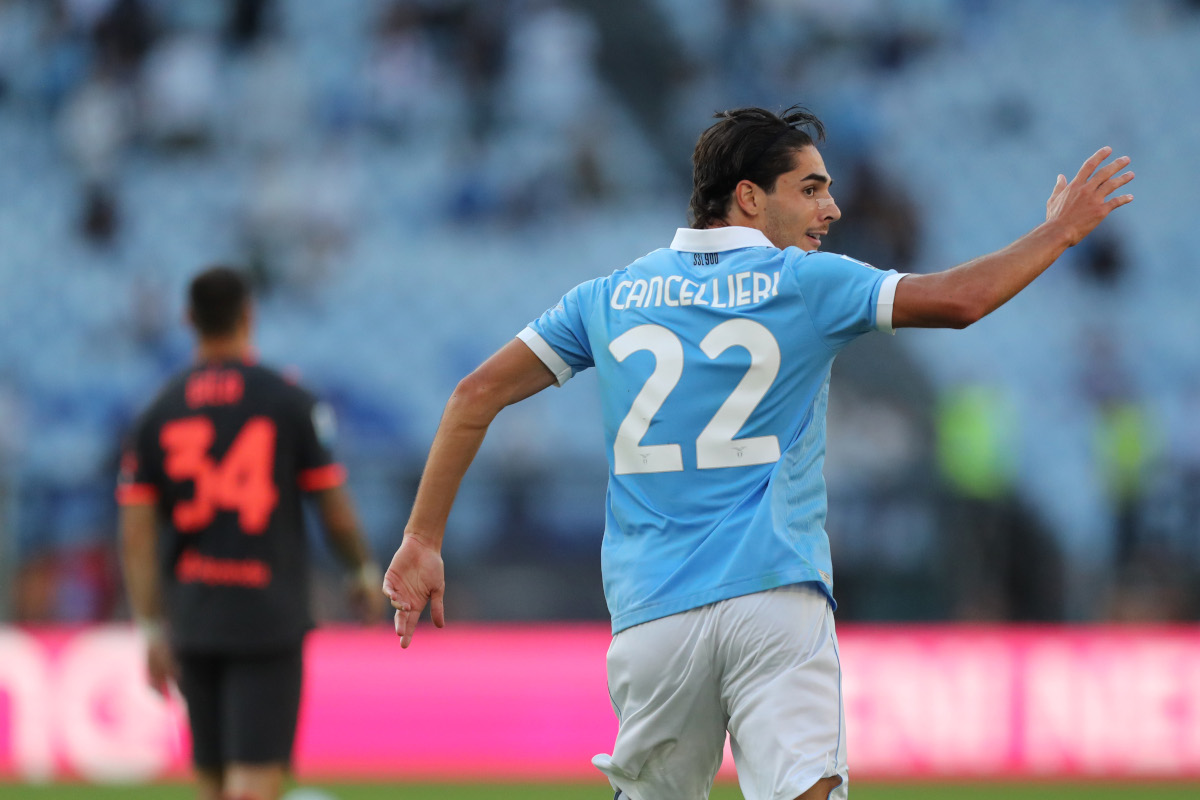ROMA, ITÁLIA - 12 DE SETEMBRO: Matteo Cancellieri da SS Lazio comemora após marcar o gol de abertura durante a partida da Série A entre SS Lazio e AC Milan no Stadio Olimpico em 12 de setembro de 2026 em Roma, Itália. (Foto de Paolo Bruno/Getty Images)